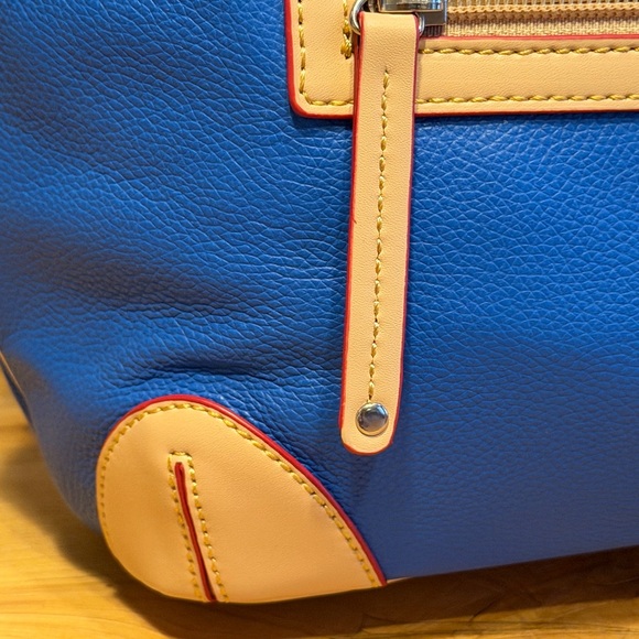 Tignanello All Star Blue Pebbled Leather Shoulder Bag!
Brand new with tags. - Picture 5 of 15